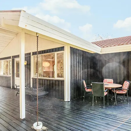 3 Bedroom Beautiful Home In Logstor Logstor