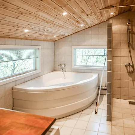 3 Bedroom Beautiful Home In Logstor * Logstor