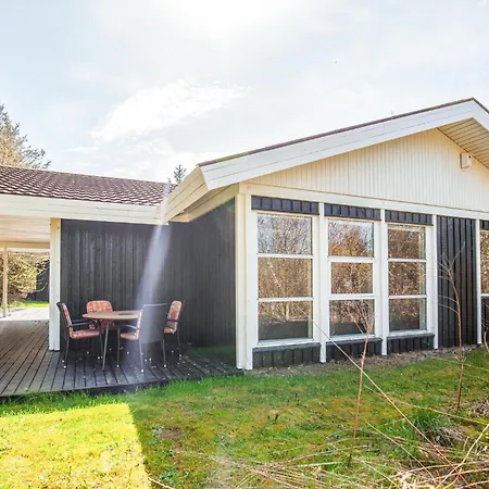 3 Bedroom Beautiful Home In Logstor